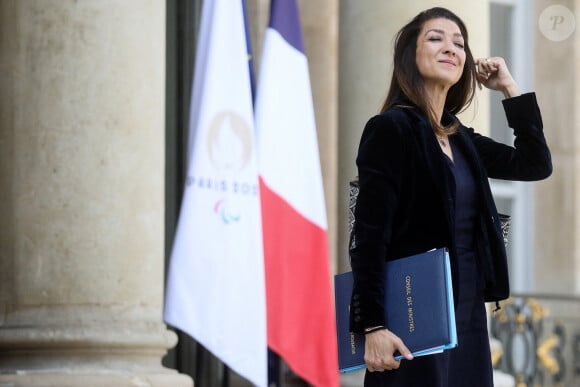 Sabrina Agresti-Roubache, Secrétaire d'État auprès du ministre de l'Intérieur et des Outre-mer, chargée de la Ville à la sortie du conseil des ministres, au palais de l'Elysée, Paris, le 17 avril 2024 © Stéphane Lemouton / Bestimage