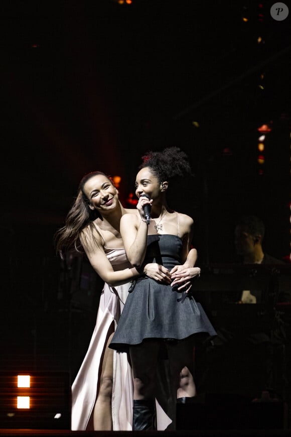 En effet, un temps réduits au minimum syndical, Pierre et ses camarades ont été augmentés, mais ne touchent qu'entre 350 et 500 euros par soir...
Candide Vernet et une danseuse lors du concert de la "Star Academy" à Lyon. Sandrine Thesillat / Panoramic