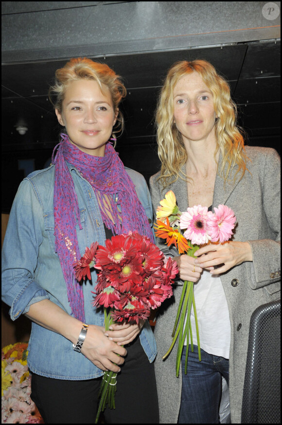 Virginie Efira et Sandrine Kiberlain lors de l'inauguration du Printemps du cinéma à Bercy le 21 mars 2010
