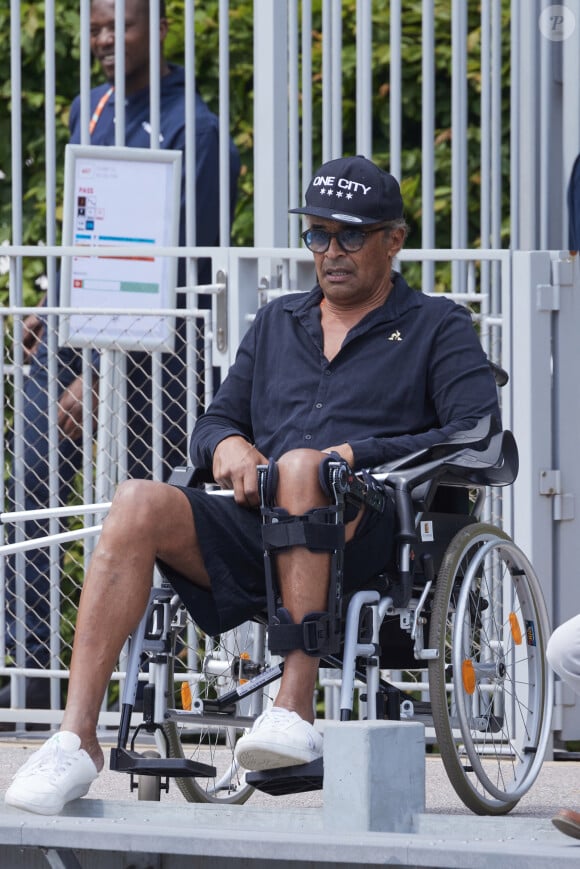 Exclusif - Yannick Noah en fauteuil roulant a assisté à un match du tournoi de tennis fauteuil lors des Internationaux de France de tennis de Roland Garros 2024, Paris le 6 juin 2024. © Jacovides-Moreau/Bestimage