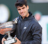 Ce dimanche 9 juin 2024, Carlos Alcaraz a remporté à tout juste 21 ans, son tout premier Roland-Garros face à son adversaire allemand Alexander Zverev.
Carlos Alcaraz remporte les Internationaux de France de tennis de Roland Garros 2024 face à Alexander Zverev (6-3, 2-6, 5-7, 6-1, 6-2) à Paris le 9 Juin 2024. © Jacovides-Moreau/Bestimage 