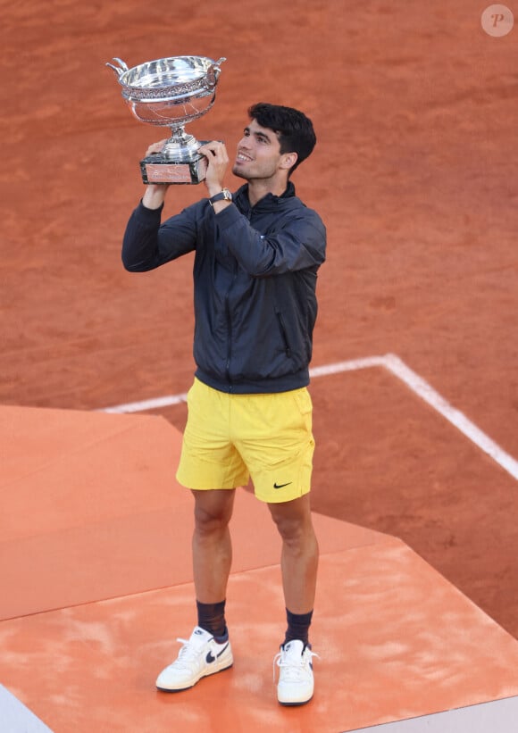 Carlos Alcaraz remporte les Internationaux de France de tennis de Roland Garros 2024 face à Alexander Zverev (6-3, 2-6, 5-7, 6-1, 6-2) à Paris le 9 Juin 2024. © Jacovides-Moreau/Bestimage 