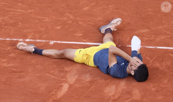 Carlos Alcaraz remporte les Internationaux de France de tennis de Roland Garros 2024 face à Alexander Zverev (6-3, 2-6, 5-7, 6-1, 6-2) à Paris le 9 Juin 2024. © Jacovides-Moreau/Bestimage 