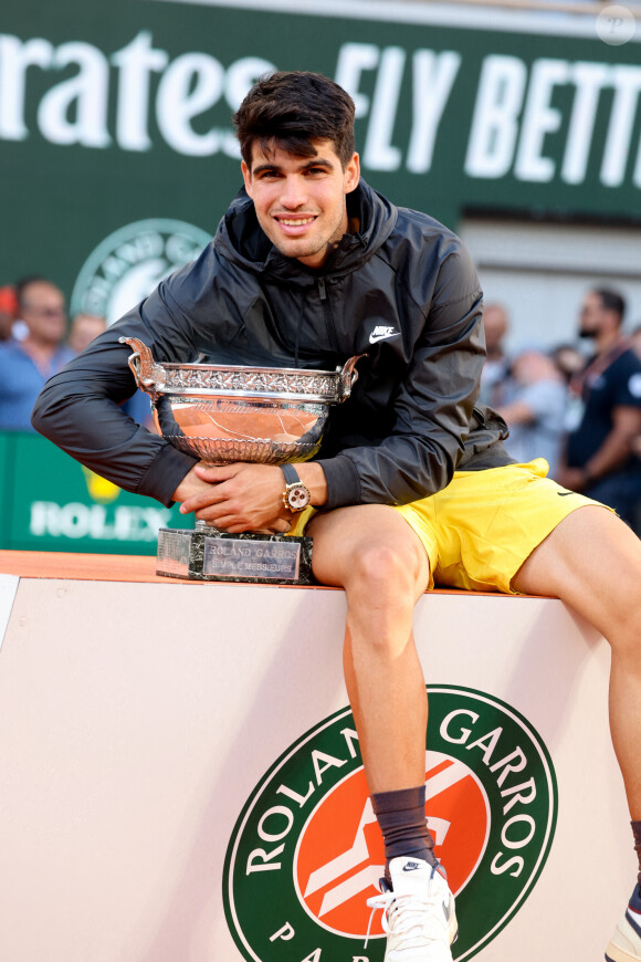 Carlos Alcaraz remporte les Internationaux de France de tennis de Roland Garros 2024 face à Alexander Zverev (6-3, 2-6, 5-7, 6-1, 6-2) à Paris. Le 9 juin 2024 © Jacovides-Moreau / Bestimage 