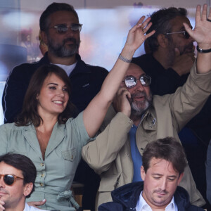 Julia Vignali et Kad Merad se sont offerts une pause sportive
Kad Merad et sa compagne Julia Vignali - Célébrités dans les tribunes de la finale homme des Internationaux de France de tennis de Roland Garros à Paris © Jacovides-Moreau/Bestimage 