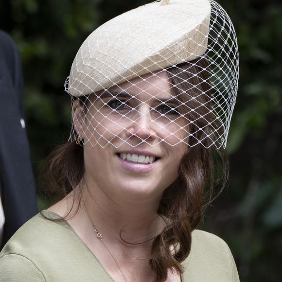 Mais aussi sa cousine Eugenie. 
La princesse Eugenie d'York - Mariage du duc de Westminster, Hugh Grosvenor, et Olivia Henson en la cathédrale de Chester, Royaume Uni, le 7 juin 2024. © GoffPhotos/Bestimage 
