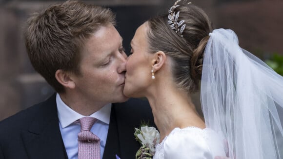 Prince William : Nouvelles photos du mariage de son meilleur ami Hugh Grosvenor, la robe de mariée impressionne