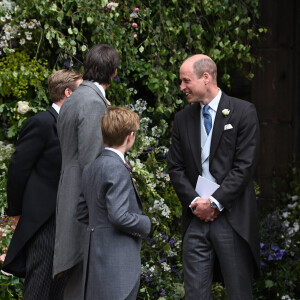 Et y a retrouvé plusieurs amis d'enfance. 
William van Cutsem et le prince William, prince de Galles - Mariage du duc de Westminster, Hugh Grosvenor, et Olivia Henson en la cathédrale de Chester, Royaume Uni, le 7 juin 2024. © Justin Goff/GoffPhotos/Bestimage 