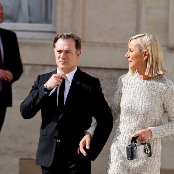 Il semblait fier de retrouver son frère dans ce genre d'événement. 
Renaud Capuçon et sa femme Laurence Ferrari - Dîner d'état en l'honneur du président des Etats-Unis et sa femme au palais de l'Elysée à Paris, à l'occasion de leur visite officielle en France. Le 8 juin 2024 © Jacovides-Moreau / Bestimage 