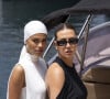 Tina Kunakey a également retrouvé son amie Adèle Exarchopoulos. 
Tina Kunakey et Adèle Exarchopoulos - Arrivées au défilé de mode Jacquemus Cruise "La Casa" à la Casa Malaparte à Capri, Italie, le 10 juin 2024. © Borde-Da Silva/Bestimage 