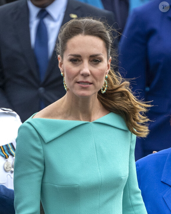 Le prince William, duc de Cambridge, et Catherine (Kate) Middleton, duchesse de Cambridge, arrivent aux Bahamas, dernière tape de leur voyage officiel dans les Caraïbes. Nassau, le 24 mars 2022. 