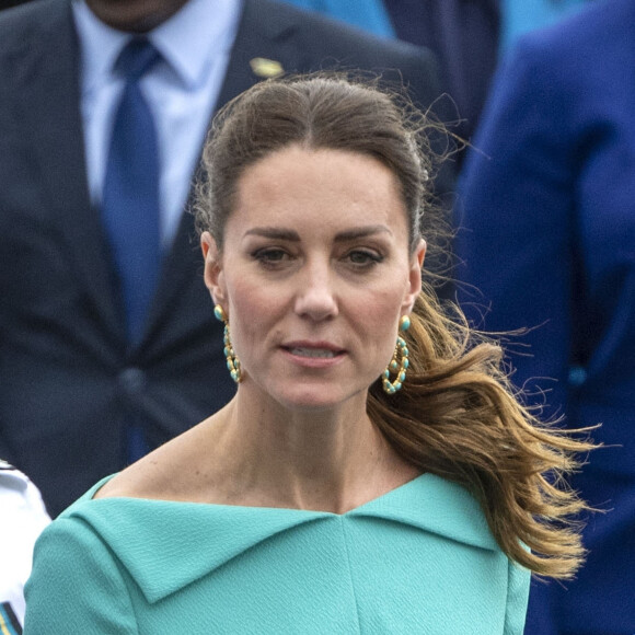 Le prince William, duc de Cambridge, et Catherine (Kate) Middleton, duchesse de Cambridge, arrivent aux Bahamas, dernière tape de leur voyage officiel dans les Caraïbes. Nassau, le 24 mars 2022. 