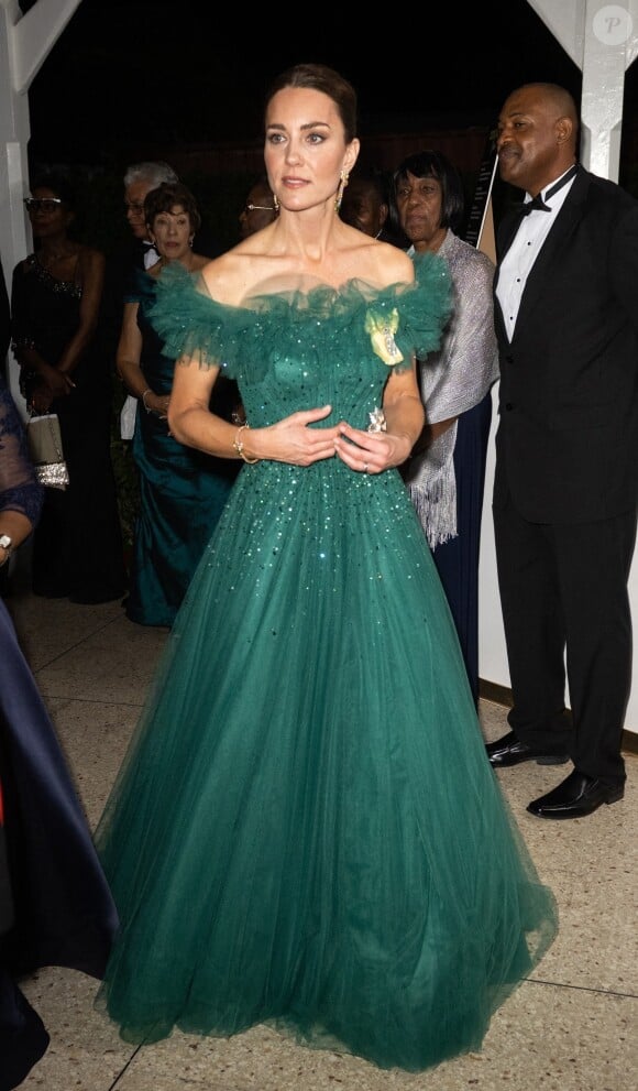 Le prince William, duc de Cambridge et Catherine (Kate) Middleton, duchesse de Cambridge, assistent au dîner du gouverneur général à King's House à Kingston lors de leur voyage officiel en Jamaique, le 23 mars 2022. 