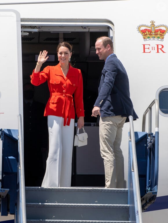 Le prince William, duc de Cambridge, et Catherine (Kate) Middleton, duchesse de Cambridge, quittent le Belize depuis l'aéroport Philip S. W. Goldson. Belize City, le 22 mars 2022. 