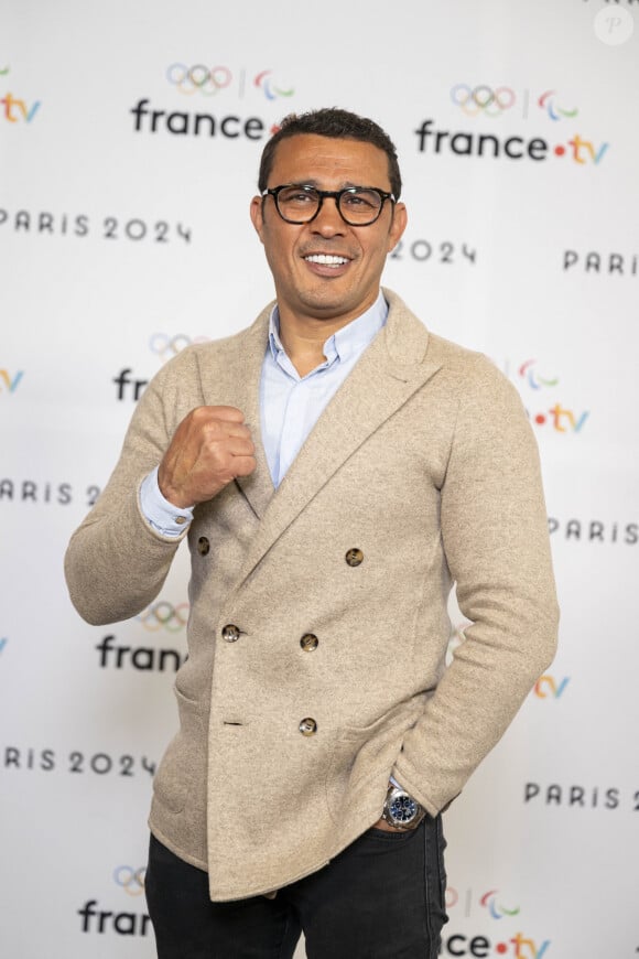 Tout comme Brahim Asloum
Brahim Asloum lors de la présentation des journalistes et chroniqueurs de France Télévisions pour les Jeux Olympiques 2024 au musée de l'Homme à Paris, le 11 juin 2024. © Pierre Perusseau / Bestimage