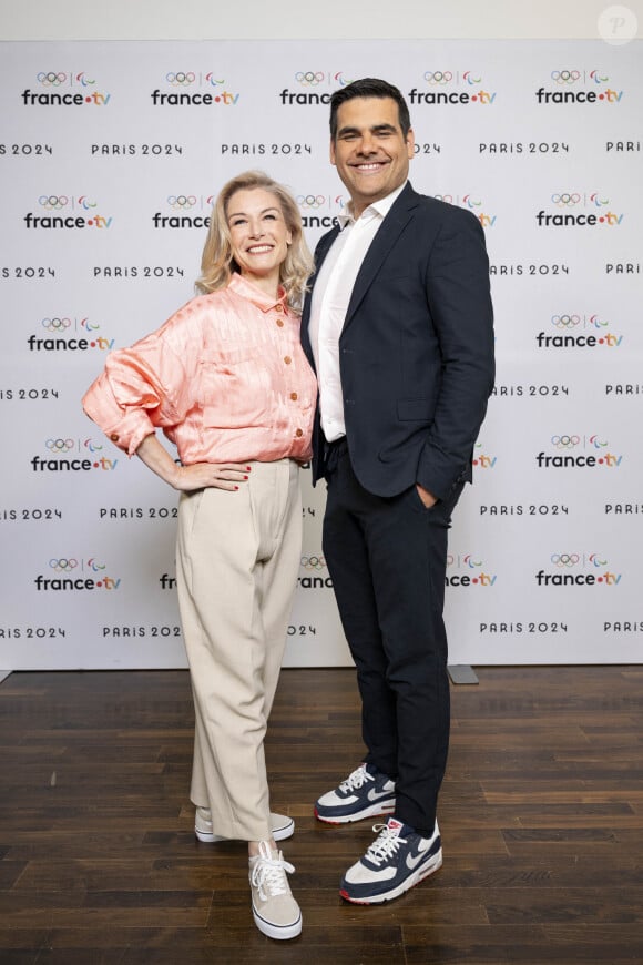 Louise Ekland et Matthieu Lartot lors de la présentation des journalistes et chroniqueurs de France Télévisions pour les Jeux Olympiques 2024 au musée de l'Homme à Paris, le 11 juin 2024. © Pierre Perusseau / Bestimage 