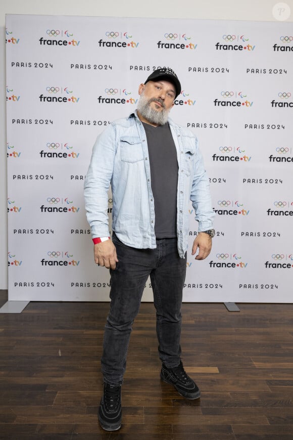 Christian Van Hanja lors de la présentation des journalistes et chroniqueurs de France Télévisions pour les Jeux Olympiques 2024 au musée de l'Homme à Paris, le 11 juin 2024. © Pierre Perusseau / Bestimage 