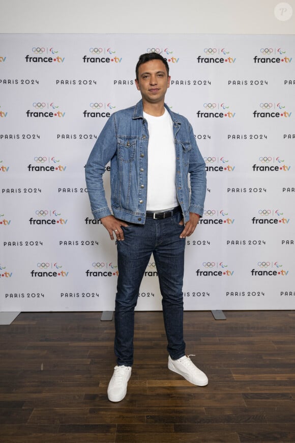 Djamel Mazi lors de la présentation des journalistes et chroniqueurs de France Télévisions pour les Jeux Olympiques 2024 au musée de l'Homme à Paris, le 11 juin 2024. © Pierre Perusseau / Bestimage 