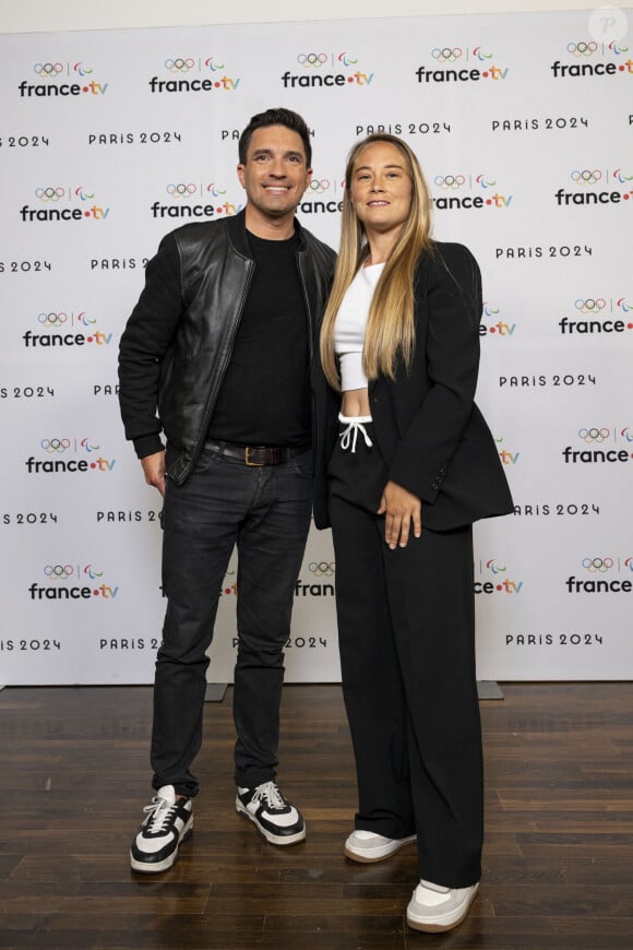 Fabien Lévêque et Charlotte Lorgere lors de la présentation des journalistes et chroniqueurs de France Télévisions pour les Jeux Olympiques 2024 au musée de l'Homme à Paris, le 11 juin 2024. © Pierre Perusseau / Bestimage 