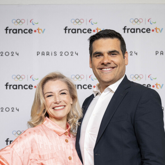 Louise Ekland et Matthieu Lartot lors de la présentation des journalistes et chroniqueurs de France Télévisions pour les Jeux Olympiques 2024 au musée de l'Homme à Paris, le 11 juin 2024. © Pierre Perusseau / Bestimage 