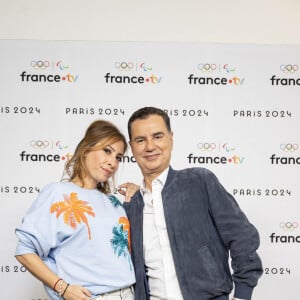 Léa Salamé et Laurent Luyat lors de la présentation des journalistes et chroniqueurs de France Télévisions pour les Jeux Olympiques 2024 au musée de l'Homme à Paris, le 11 juin 2024. © Pierre Perusseau / Bestimage 