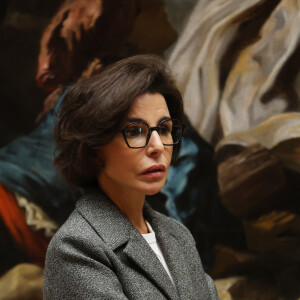 La ministre de la Culture Rachida Dati lors de la remise en place de la monumentale toile d'Eugène Delacroix © Denis Guignebourg/Bestimage