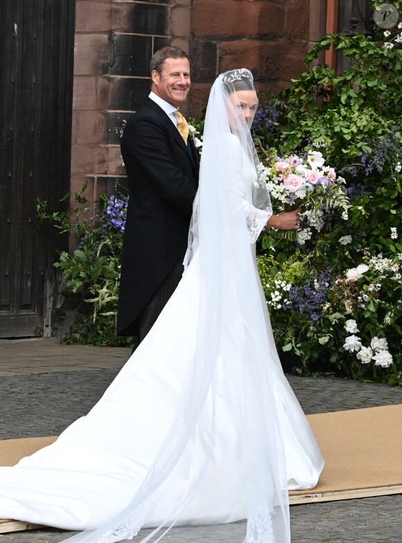 Rupert Henson et sa fille Olivia Henson - Mariage du duc de Westminster, Hugh Grosvenor, et Olivia Henson en la cathédrale de Chester. Le 7 juin © Justin Goff / Bestimage