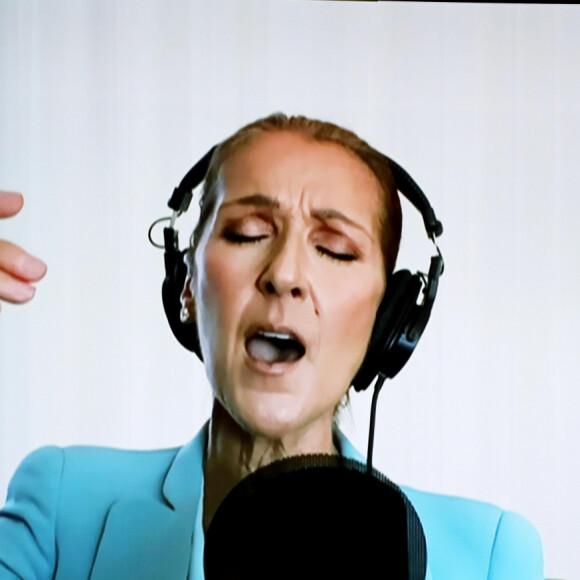 Céline Dion pendant un concert virtuel planétaire intitulé "One World: Together At Home" (un monde: ensemble chez soi) à Paris, le 19 avril 2020 