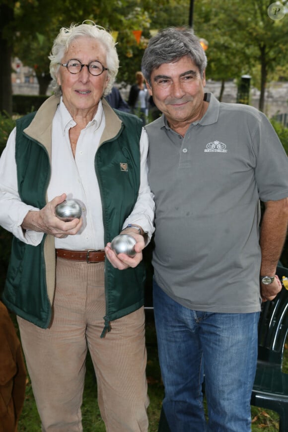 Rétro - Décès de Francine Leca à l'âge de 86 ans - Francine Leca, Patrice Drevet (rganisateur de l'événement) - 12e édition des 4 heures "Pétanque du Coeur" au profit de Mécénat chirurgie cardiaque au boulodrome de l'ile du pont à Neuilly-sur-Seine le 19 septembre 2015