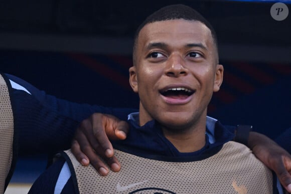 Il pourra donc se concentrer sur ses performances sans avoir peur de se faire cambrioler.
Kylian Mbappé pendant la rencontre France-Canada Bordeaux, France. ( Photo de federico pestellini / panoramic ).