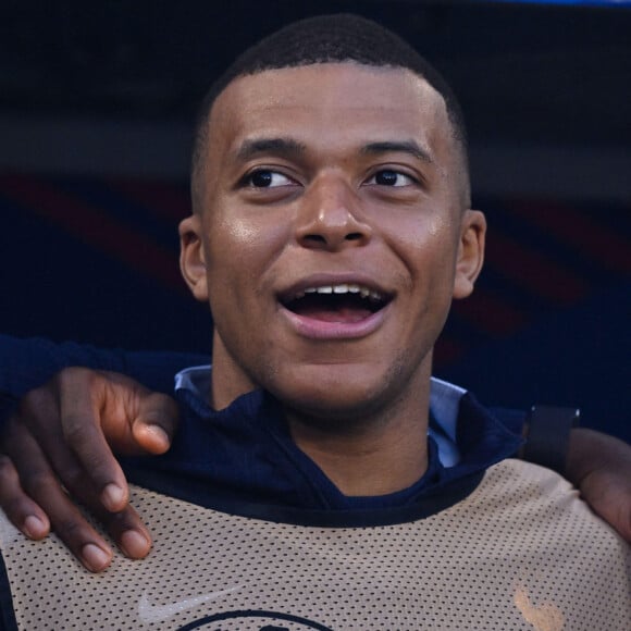 Il pourra donc se concentrer sur ses performances sans avoir peur de se faire cambrioler.
Kylian Mbappé pendant la rencontre France-Canada Bordeaux, France. ( Photo de federico pestellini / panoramic ).