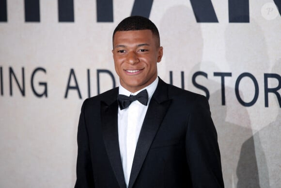 Football - Le Real Madrid officialise l'arrivée de Kylian Mbappé pour cinq - Kylian Mbappé - Photocall du gala de l'AmFar 2022 à l'Hôtel du Cap-Eden-Roc à Antibes le 26 mai 2022. © Cyril Moreau / Bestimage