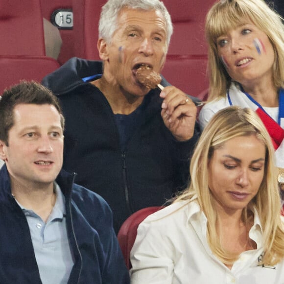 Nagui et sa femme Mélanie Page - Célébrités dans les tribunes du match du groupe D de l'Euro 2024 entre l'équipe de France face à l'Autriche (1-0) à Dusseldorf en Allemagne le 17 juin 2024. © Cyril Moreau/Bestimage