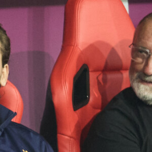 Antoine Griezmann avec ses parents - Célébrités dans les tribunes du match du groupe D de l'Euro 2024 entre l'équipe de France face à l'Autriche (1-0) à Dusseldorf en Allemagne le 17 juin 2024. © Cyril Moreau/Bestimage