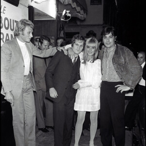 Archives - Johnny Hallyday, Jean-Jacques Debout, Sylvie Vartan et Alain Delonen 1968.