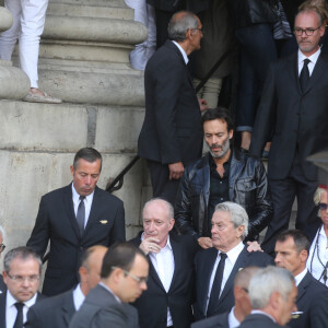 Pascal Desprez, Alain Delon, Anthony Delon, le fils de Pascal Desprez et sa femme - Sorties des obsèques de Mireille Darc en l'église Saint-Sulpice à Paris. Le 1er septembre 2017 