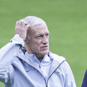 Didier Deschamps et Kylian Mbappé - Entraînement de l'équipe de France de football avant son premier match contre l'Autriche au stade Paul-Janes Stadion à Düsseldorf, Allemagne, le 16 juin 2024. © Elyxandro Cegarra/Panoramic/Bestimage 