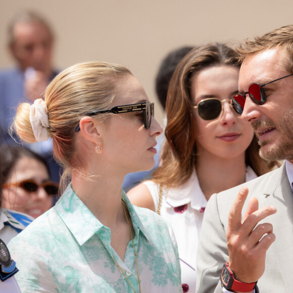 Beatrice Borromeo, Pierre Casiraghi, la princesse Caroline de Hanovre lors du relais de la Flamme Olympique des Jeux olympiques d'été de Paris 2024 à Monaco, le 18 juin 2024. Paris se prépare à accueillir les XXXIIIèmes Jeux Olympiques d'été, du 26 juillet au 11 août 2024. © Bruno Bebert/Bestimage