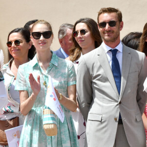 Beatrice Borromeo et Pierre Casiraghi chics pour l'arrivée de la flamme olympique
Beatrice Borromeo, Pierre Casiraghi, la princesse Caroline de Hanovre lors du relais de la Flamme Olympique des Jeux olympiques d'été de Paris 2024 à Monaco. © Bruno Bebert/Bestimage