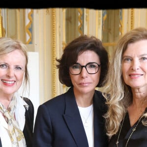 Rachida Dati, Catherine Delmas, Valérie Trierweiler - R.Dati, ministre de la Culture, remet les insignes de Commandeur de l'ordre des Arts et des Lettres à Nicoletta au ministère de la Culture à Paris le 18 juin 2024. © Alain Guizard / Bestimage