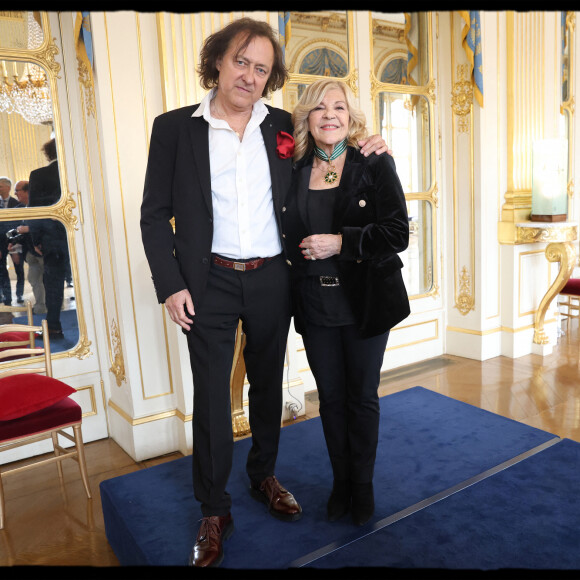 Nicoletta et son mari, Jean Christophe Molinier - R.Dati, ministre de la Culture, remet les insignes de Commandeur de l'ordre des Arts et des Lettres à Nicoletta au ministère de la Culture à Paris le 18 juin 2024. © Alain Guizard / Bestimage