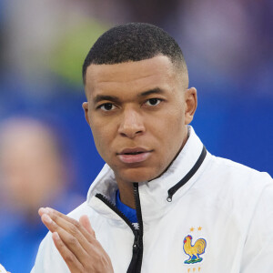 Kylian Mbappé - Célébrités dans les tribunes du match du groupe D de l'Euro 2024 entre l'équipe de France face à l'Autriche (1-0) à Dusseldorf en Allemagne le 17 juin 2024. © Cyril Moreau/Bestimage