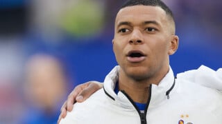 Kylian Mbappé : Premières photos du capitaine des Bleus avec son masque dont le look a été bien réfléchi