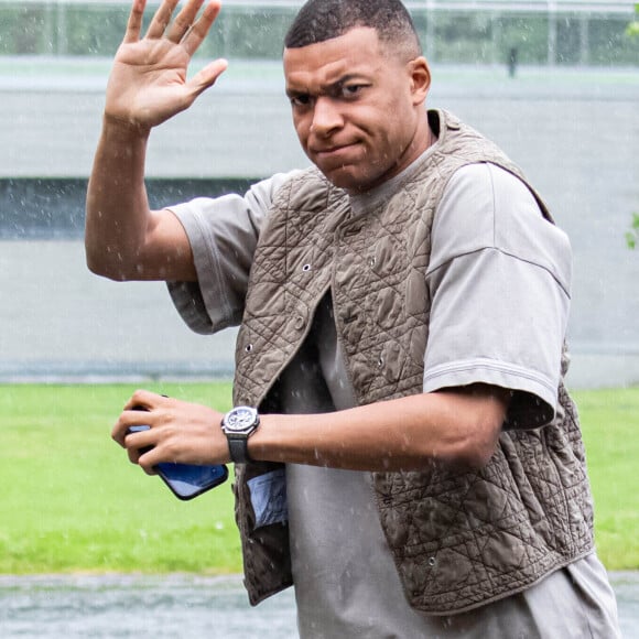 Kylian Mbappé - Arrivée des joueurs de l’Equipe de France de football à Clairefontaine, le 29 mai 2024. © Baptiste Autissier / Panoramic / Bestimage