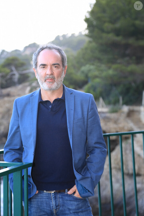 Exclusif - Bruno Solo - Les célébrités posent sur la terrasse de l'hôtel "Le Provencal" lors de la 5ème édition du festival de Porquerolles à Giens, le 14 juin 2024. © Chavaroche/Nice-Matin/Bestimage