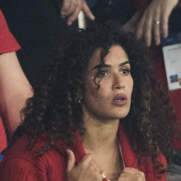 Sabrina Ouazani - Célébrités dans les tribunes de la demi-finale retour de Ligue des champions entre le PSG face au Borussia Dortmund (0-1) au Parc des Princes à Paris le 7 mai 2024. © Cyril Moreau/Bestimage 