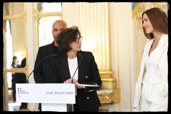 Exclusif - Vitaa, Saïd Boussif, Rachida Dati - La chanteuse Vitaa et le Producteur musical Saïd Boussif élevés par la ministre de la Culture, Rachida Dati au grade de chevalier dans l'ordre des Arts et Lettres dans le salon des Maréchaux au ministère de la Culture à Paris le 24 juin 2024. © Dominique Jacovides - Alain Guizard / Bestimage  No Web - Belgique et Suisse 