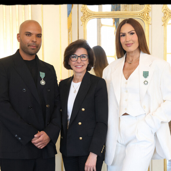 Exclusif - Vitaa, Saïd Boussif, Rachida Dati - La chanteuse Vitaa et le Producteur musical Saïd Boussif élevés par la ministre de la Culture, Rachida Dati au grade de chevalier dans l'ordre des Arts et Lettres dans le salon des Maréchaux au ministère de la Culture à Paris le 24 juin 2024. © Dominique Jacovides - Alain Guizard / Bestimage 