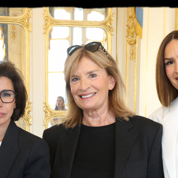 Exclusif - Vitaa et ses parents, Rachida Dati - La chanteuse Vitaa et le Producteur musical Saïd Boussif élevés par la ministre de la Culture, Rachida Dati au grade de chevalier dans l'ordre des Arts et Lettres dans le salon des Maréchaux au ministère de la Culture à Paris le 24 juin 2024. © Dominique Jacovides - Alain Guizard / Bestimage 