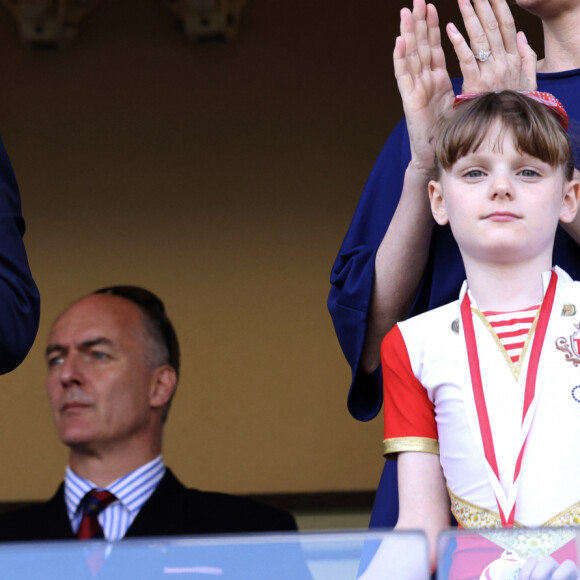 Exclusif - - Le prince Albert II de Monaco , la princesse Charlene et la princesse Gabriella - La famille princière de Monaco assiste au match de l'Afrique du Sud (qui a remporté son match) lors du tournoi de qualification de rugby à 7 pour les JO 2024 au Stade Louis II à Monaco le 22 juin 2024. © Claudia Albuquerque / Bestimage 
